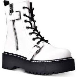 Wild Pair- Arriele Combat style boots - white and black-size 7- NEW